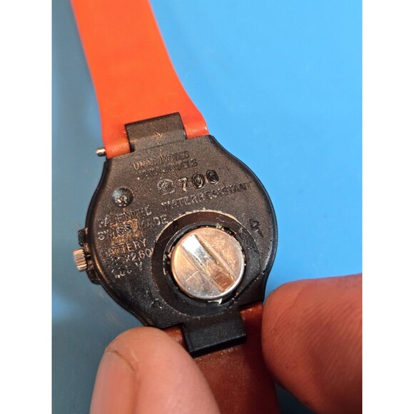 Vintage Coca Cola Swiss Analog Watch. New Battery. 6.75" Band. - Picture 4 of 6